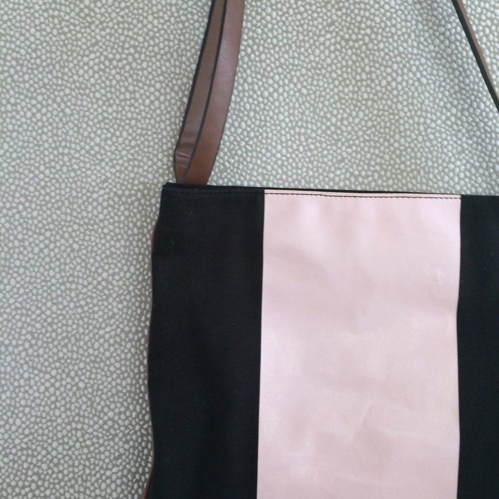 OS Victoria Secret Tote - Picture 4 of 6